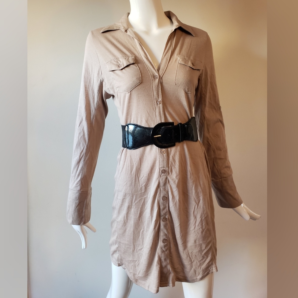 Buttoned up dress with adjustable belt